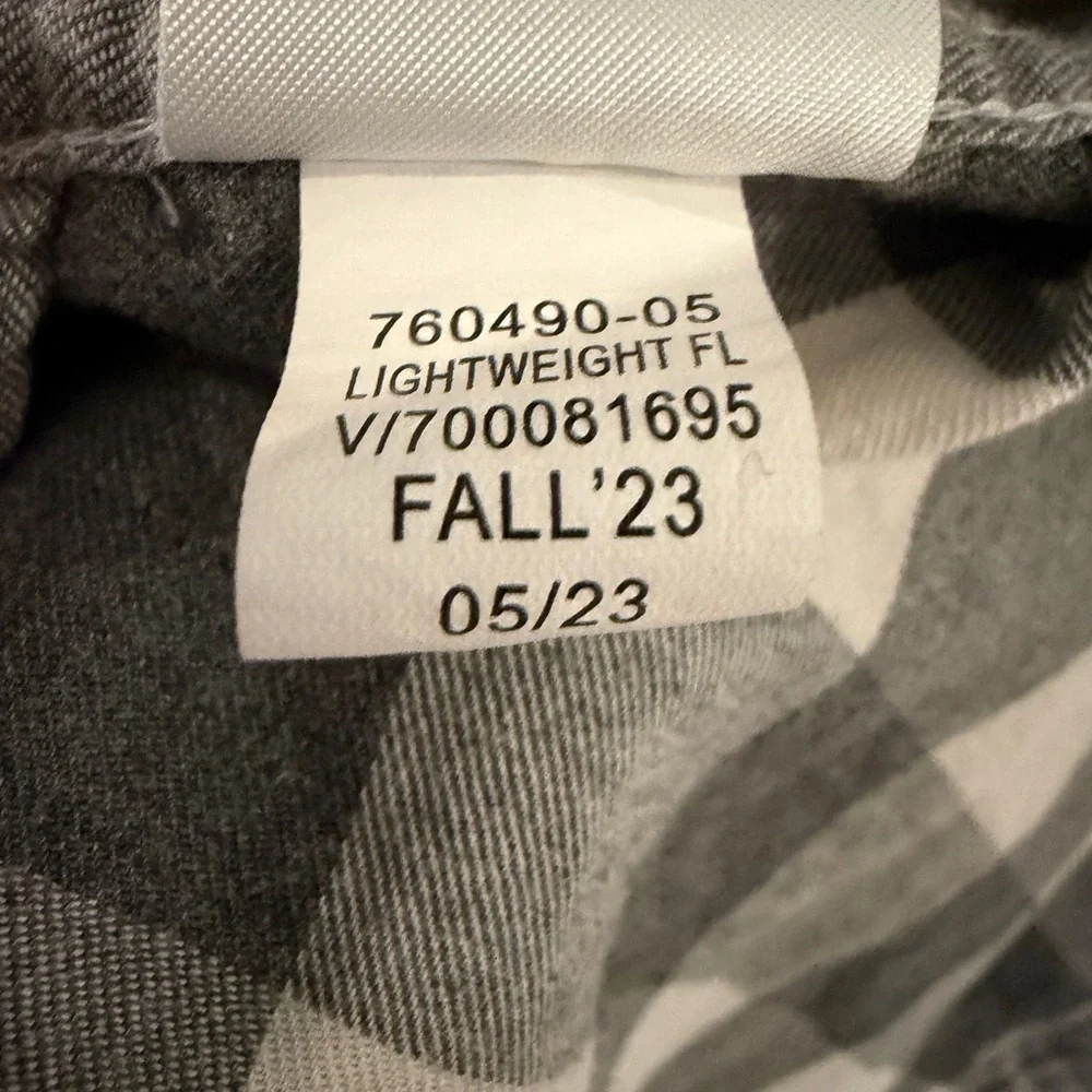 Banana Republic Men’s Untucked Fit Gray Flannel Button Down Shirt